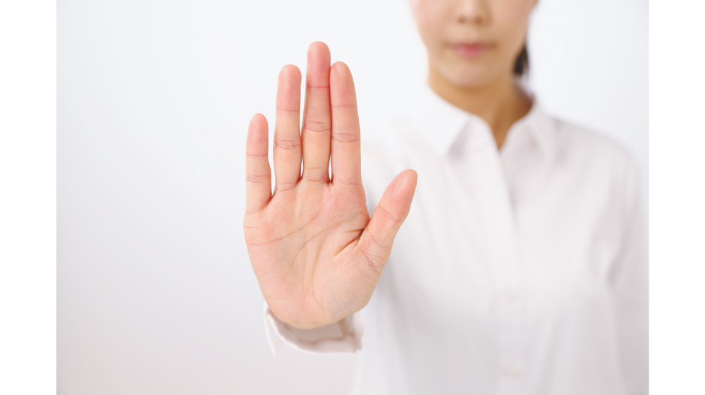 吐き気と頭痛があるのに熱はなし？どんな病気が考えられる？