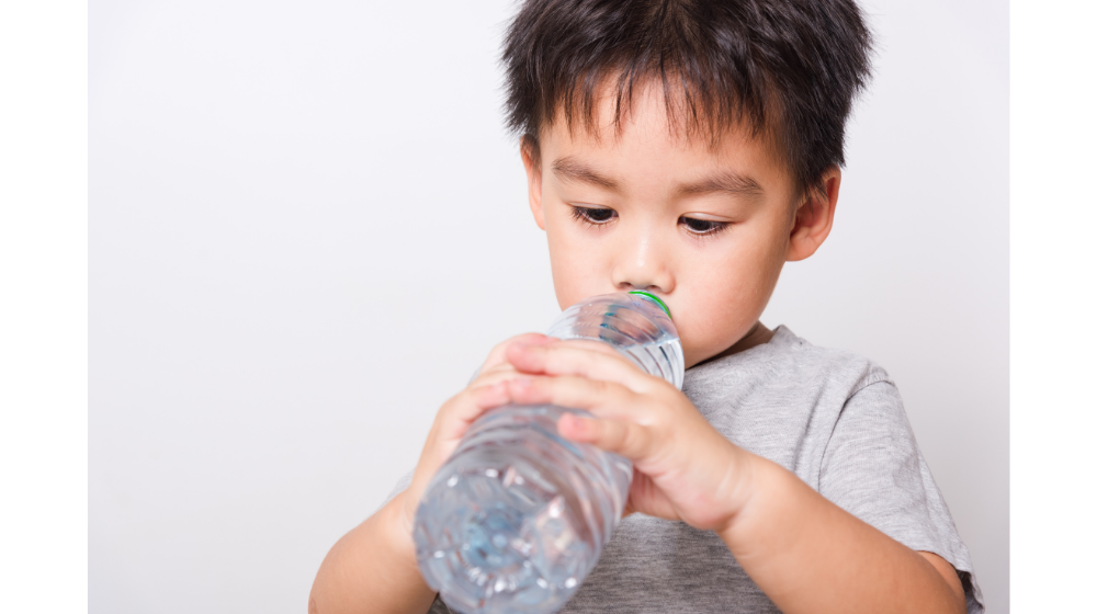 子供がお腹を痛がるときはどうすればいい?考えられる腹痛の原因や危険なサインとは?