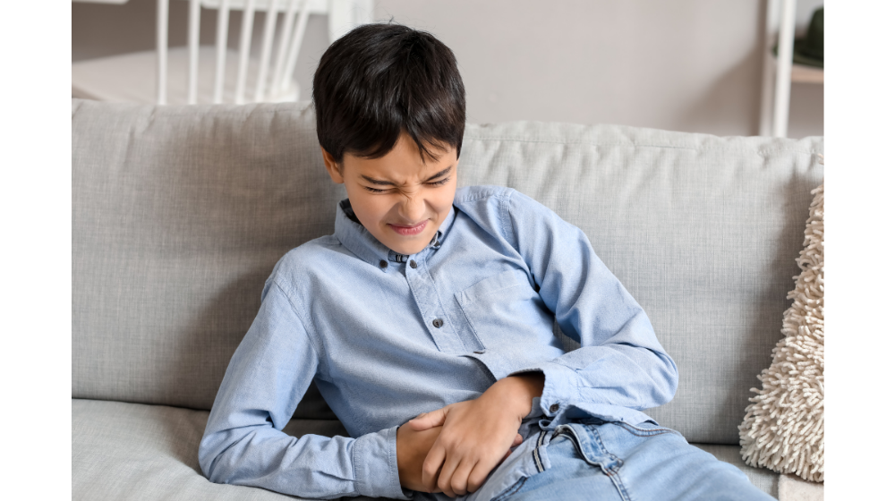 子供がお腹を痛がるときはどうすればいい?考えられる腹痛の原因や危険なサインとは?