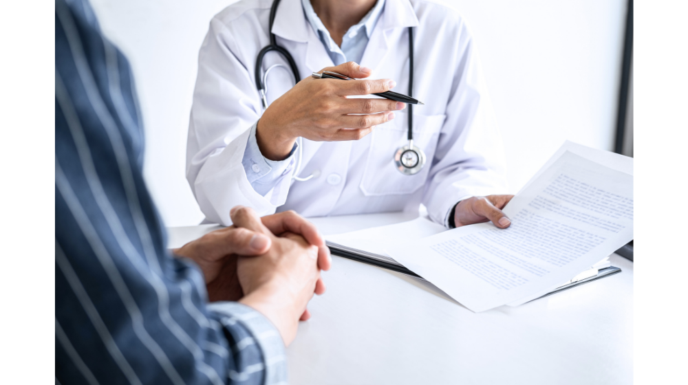 突然のめまい・吐き気・冷や汗は病気?原因や対処法を紹介