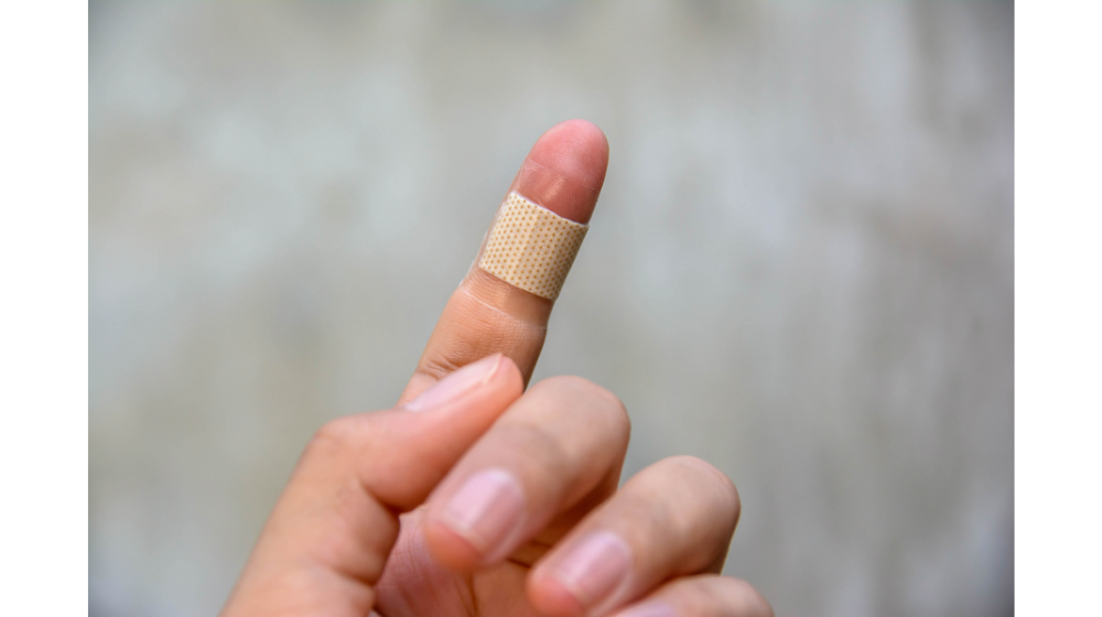 包丁で指を切った時に病院に行く目安は？切り傷を早く治す方法を解説
